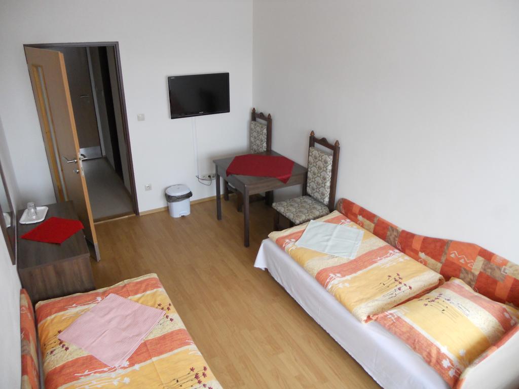 Motel Madona Banská Bystrica Exteriör bild