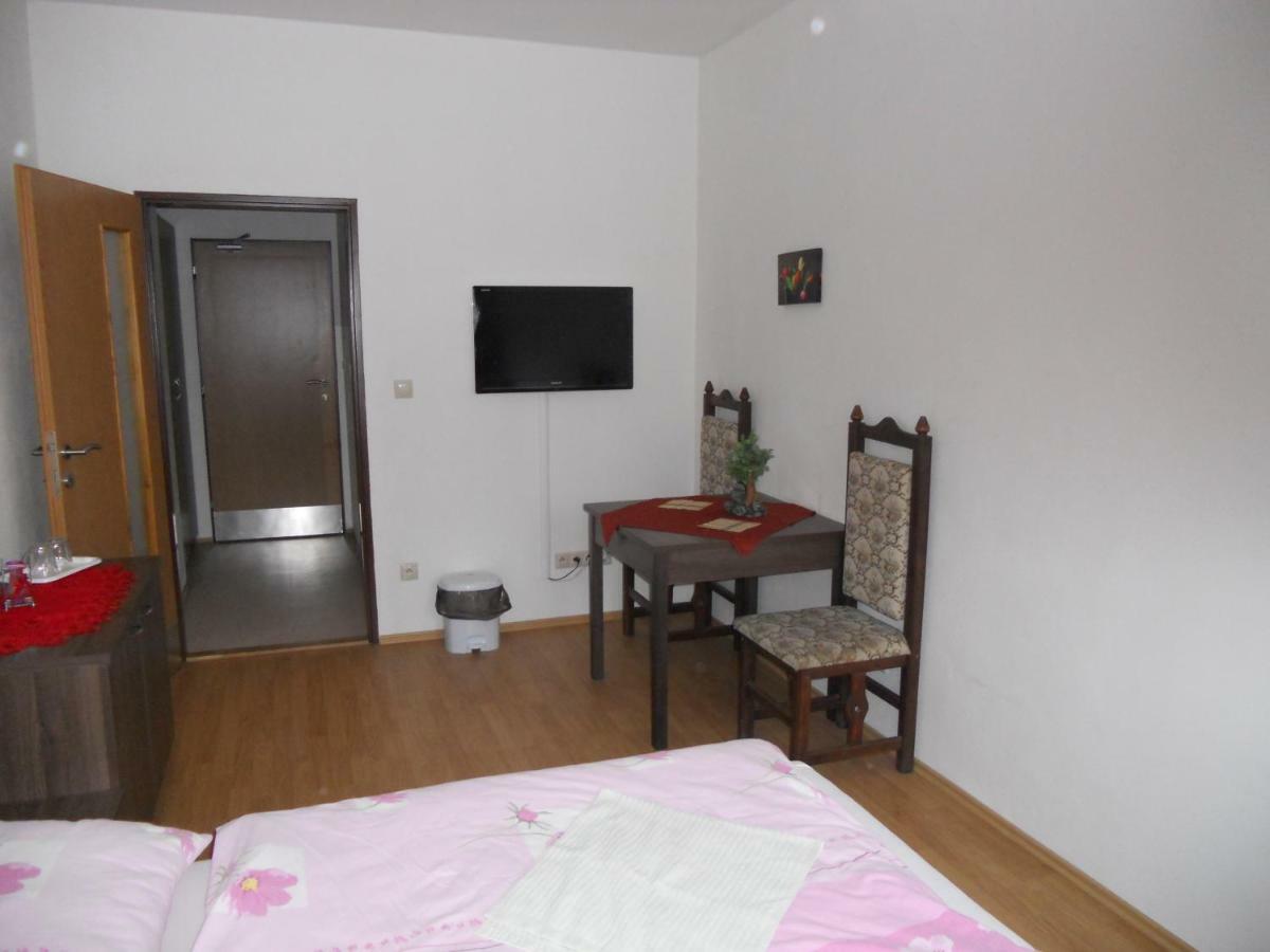 Motel Madona Banská Bystrica Exteriör bild