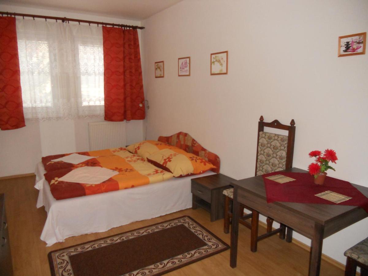 Motel Madona Banská Bystrica Rum bild