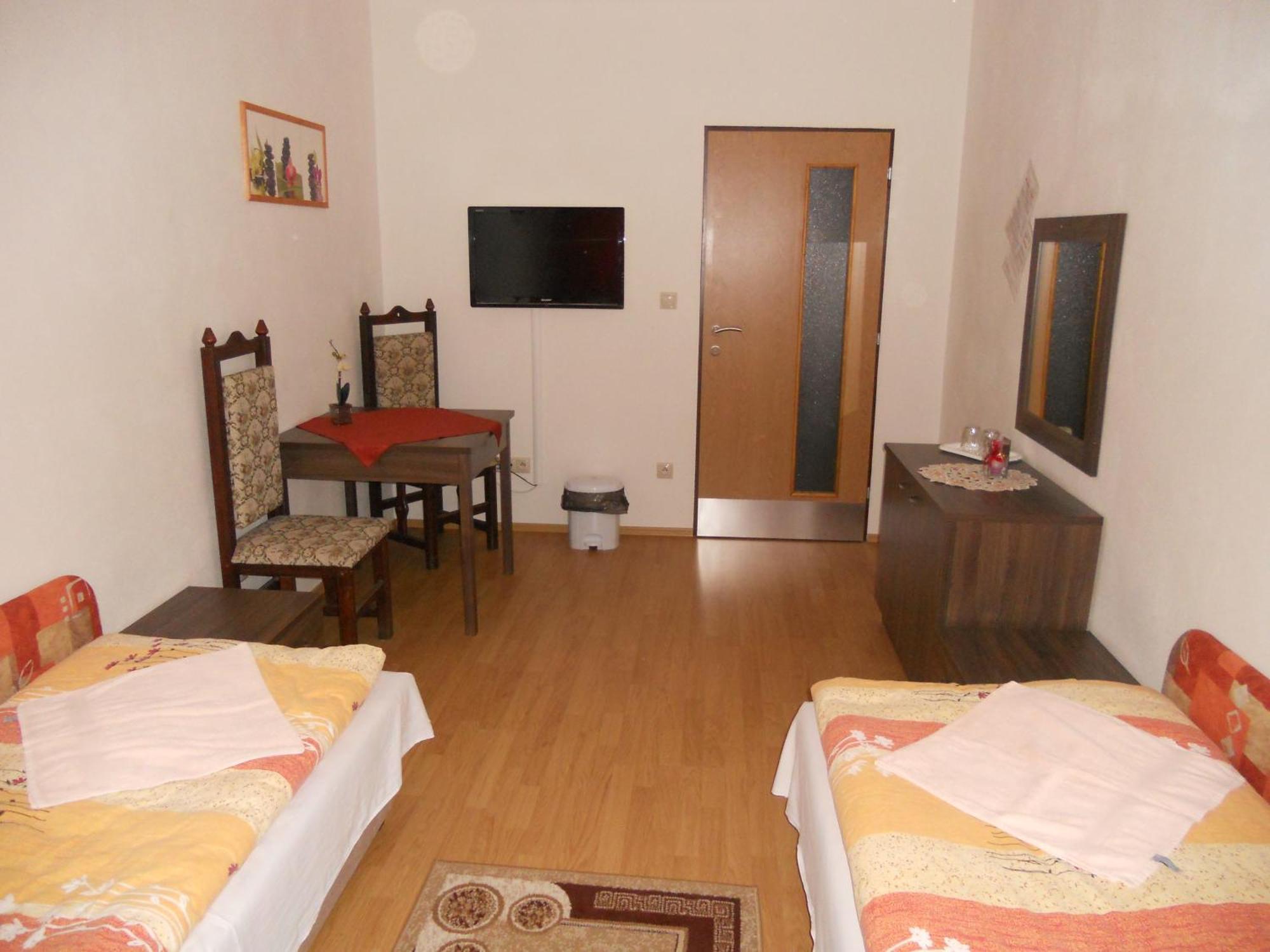 Motel Madona Banská Bystrica Exteriör bild